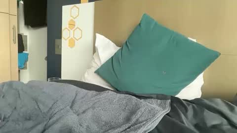 urbandick5 online show from April 2026 07:07:02 PM