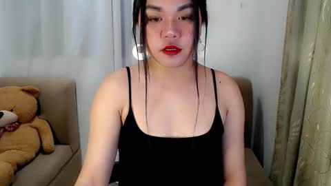 Snapshot of urbitchfantasexx_miles25 chatting on December 2024 01:17:02 PM Miles online show from December 2024 01:17:02 PM