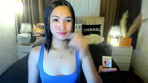 urblossom_princess online show from October 2025 03:57:02 PM