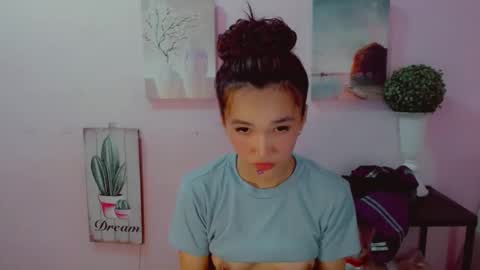 Snapshot of urblossom_princess chatting on June 2026 03:09:02 AM urblossom_princess online show from June 2026 03:09:02 AM