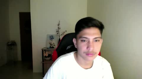 Dannie online show from November 2025 09:03:02 PM