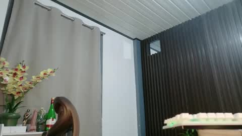 urfave_bbgirl online show from December 2025 10:42:01 AM