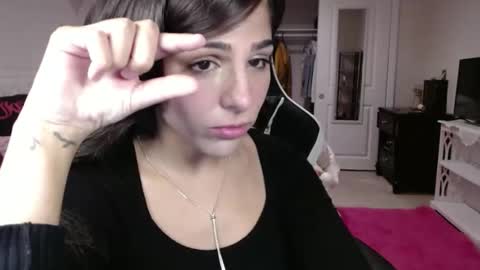 Snapshot of urgoddessmarla chatting on November 2025 04:12:02 AM Goddess Marla online show from November 2025 04:12:02 AM