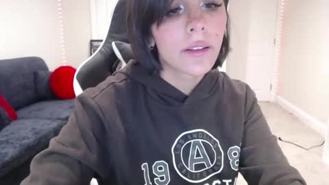 Snapshot of urgoddessmarla chatting on December 2025 03:35:02 AM Goddess Marla online show from December 2025 03:35:02 AM