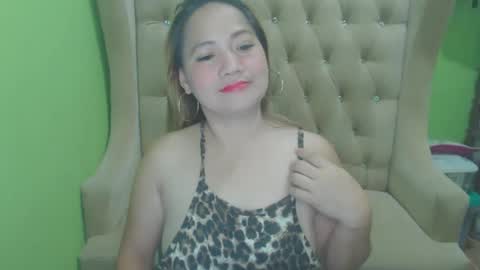 urhotmomzoey online show from April 2026 06:23:01 PM