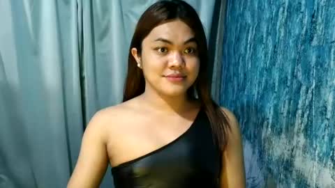 Snapshot of urhottie_bella chatting on June 2026 02:45:01 AM urhottie_bella online show from June 2026 02:45:01 AM