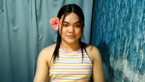 Snapshot of urhottie_bella chatting on July 2026 07:05:02 AM urhottie_bella online show from July 2026 07:05:02 AM