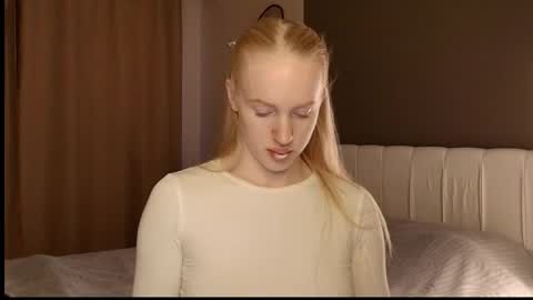 ElizabethLizy online show from June 2026 05:06:01 PM