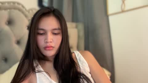 Amira online show from December 2025 01:59:02 AM