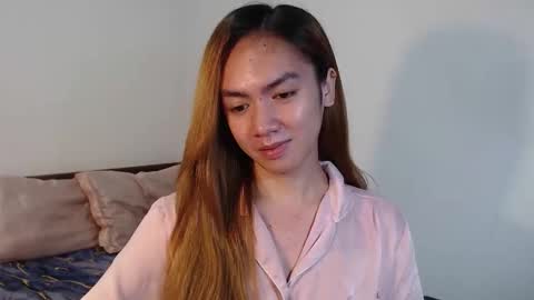 Snapshot of urlovelypinayxxx chatting on December 2025 09:24:02 PM MIYA online show from December 2025 09:24:02 PM