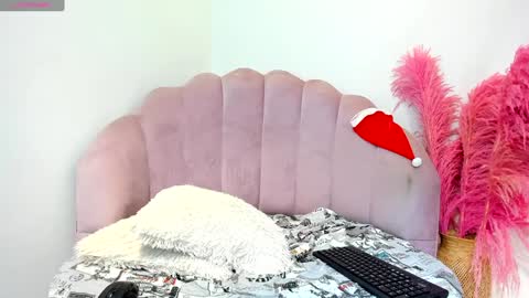 Snapshot of urlovex chatting on December 2024 04:18:01 AM Love online show from December 2024 04:18:01 AM