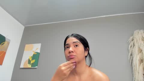Snapshot of urlovex chatting on October 2025 12:52:02 AM Love online show from October 2025 12:52:02 AM