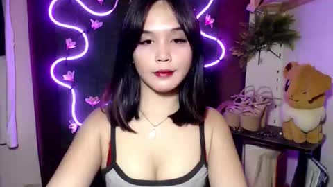 Pia online show from November 2025 09:28:01 PM