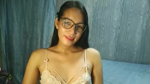 Snapshot of urpinaylovelyjuliaxxx chatting on May 2026 01:19:01 PM queen julia not into CHEAPGUY online show from May 2026 01:19:01 PM