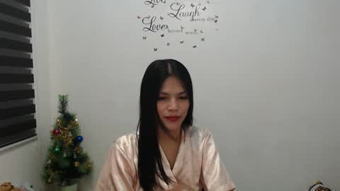 Snapshot of urpreciouspinayxxx chatting on December 2024 11:49:01 AM hi im kim online show from December 2024 11:49:01 AM