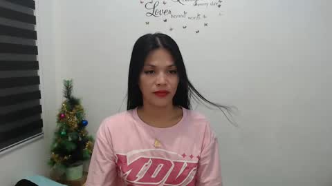 Snapshot of urpreciouspinayxxx chatting on December 2024 10:38:02 AM hi im kim online show from December 2024 10:38:02 AM