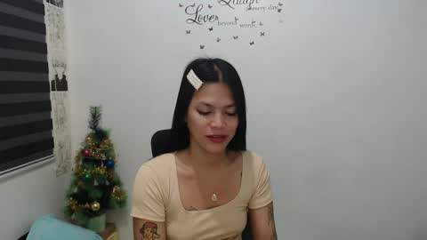 Snapshot of urpreciouspinayxxx chatting on December 2024 11:25:02 PM hi im kim online show from December 2024 11:25:02 PM
