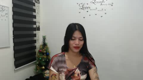 Snapshot of urpreciouspinayxxx chatting on December 2024 11:07:02 AM hi im kim online show from December 2024 11:07:02 AM