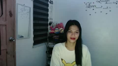Snapshot of urpreciouspinayxxx chatting on February 2025 11:36:01 PM hi im kim online show from February 2025 11:36:01 PM