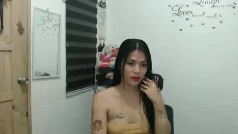 Snapshot of urpreciouspinayxxx chatting on February 2025 12:08:01 PM hi im kim online show from February 2025 12:08:01 PM