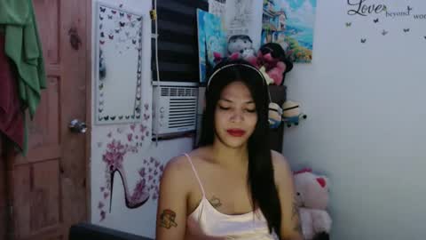 Snapshot of urpreciouspinayxxx chatting on October 2025 12:24:02 PM hi im kim online show from October 2025 12:24:02 PM
