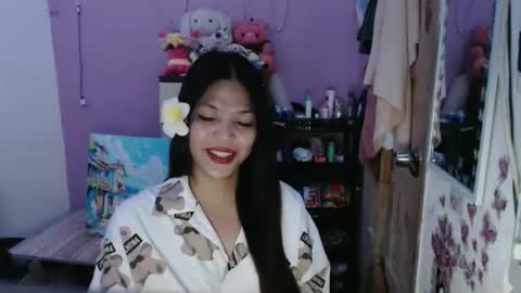 hi im kim online show from February 2026 12:33:01 PM