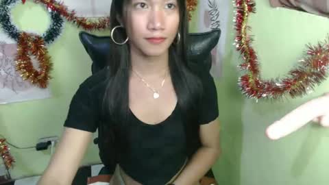 Snapshot of urprincessamara69 chatting on December 2024 04:49:02 PM Amara online show from December 2024 04:49:02 PM