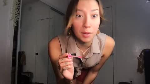 Lily online show from November 2025 04:27:01 PM