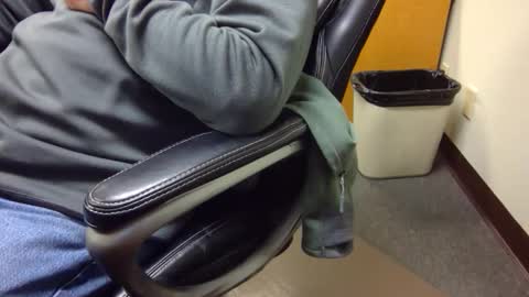 Snapshot of useemie chatting on November 2025 09:20:01 PM useemie online show from November 2025 09:20:01 PM