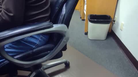 Snapshot of useemie chatting on November 2025 12:00:02 AM useemie online show from November 2025 12:00:02 AM