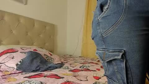 Vahiolet smith online show from September 2025 03:17:01 AM