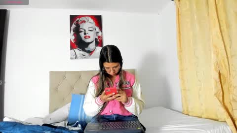 Vahiolet smith online show from September 2025 01:09:01 AM