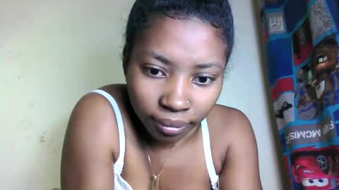 vailla02 online show from October 2025 07:22:01 PM