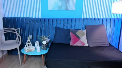 Vaiolet Harris online show from April 2026 11:41:01 AM