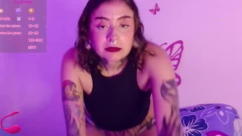 Vainilla Independent model online show from November 2025 11:58:01 PM