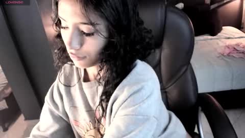 Snapshot of vaiolethsan chatting on February 2026 07:52:01 PM Vaioleth online show from February 2026 07:52:01 PM