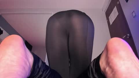 val_oconner online show from November 2025 08:40:01 PM