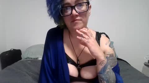 valarieak online show from September 2025 02:59:02 AM