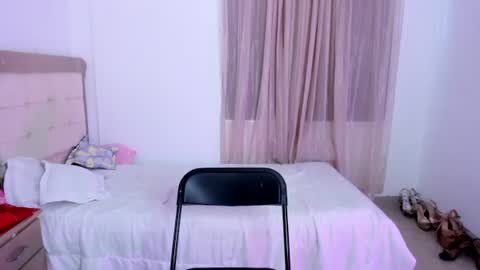 HI IM NEW online show from July 2026 01:02:01 PM