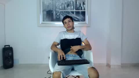 valen paul online show from November 2025 08:42:01 PM