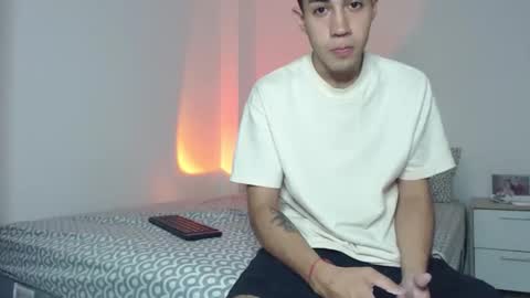 valen paul online show from December 2025 11:10:02 PM