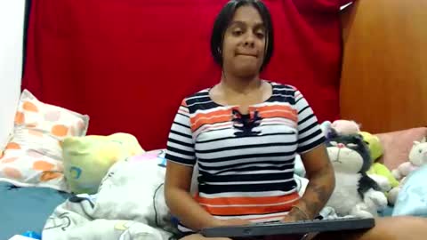 Snapshot of valen_oficial chatting on November 2025 11:16:02 PM valen_oficial online show from November 2025 11:16:02 PM