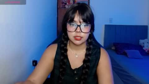 Snapshot of valenbeauty chatting on May 2026 04:19:02 AM valenbeauty online show from May 2026 04:19:02 AM