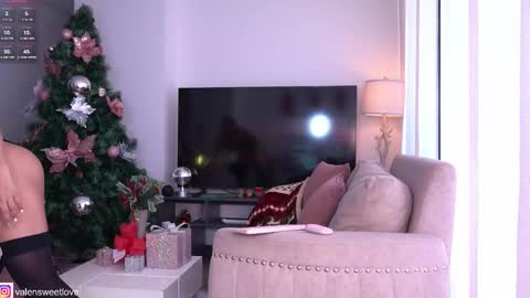Snapshot of valensweetlove chatting on December 2024 06:34:02 PM Valen online show from December 2024 06:34:02 PM