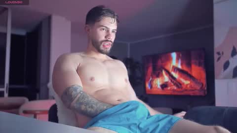 Snapshot of valenthinoking chatting on February 2026 02:53:01 AM valenthinoking online show from February 2026 02:53:01 AM