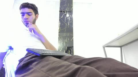 VALENTIN  online show from April 2026 04:23:02 AM