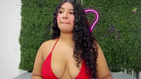 Valentina online show from November 2025 10:11:02 PM