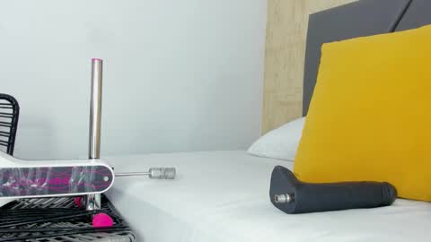 Velentina  online show from November 2025 01:55:01 PM