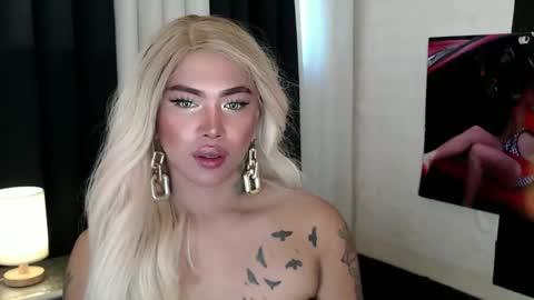 Snapshot of valentina_goddess_tsxxx chatting on December 2024 10:37:01 PM Amanda online show from December 2024 10:37:01 PM