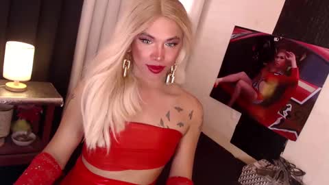 Snapshot of valentina_goddess_tsxxx chatting on December 2024 07:09:01 AM Amanda online show from December 2024 07:09:01 AM